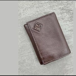 COLUMBIA  Brown Leather Multi-Pkt Billfold/Wallet